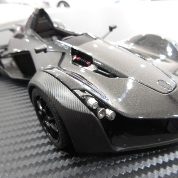 オートアート　1/18 BAC mono ミニカー　ブラック/カーボン仕様 BAC Mono Metallic Black 1/18 Model Car by Autoart - Walmart.com