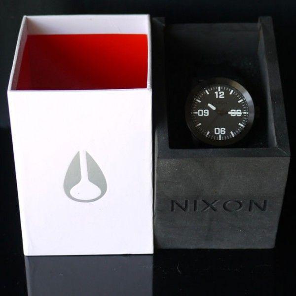 NIXON 9067 ニクソン 時計 プライベート 腕時計 黒 ブラック メンズ