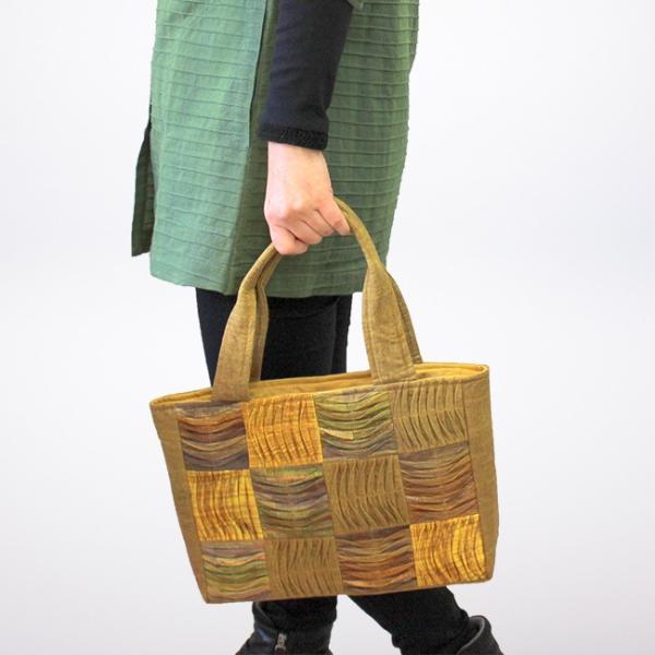 母 プレゼント ピンタックとパッチワークが個性的な木綿の