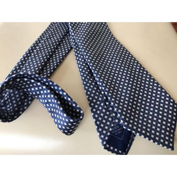 美品ブリオーニネクタイ Brioni（ブリオーニ）ネクタイ 紺 サイズ:- メンズ