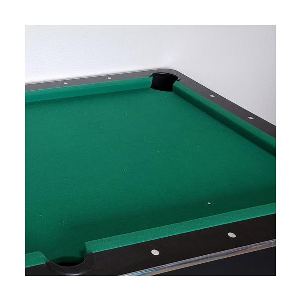 ビリヤードテーブル 緑色のフェルト付き