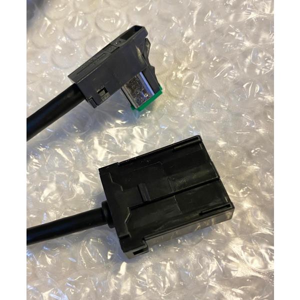 トヨタ 純正品 USB HDMI 入力端子 ケーブルセット スペアホールタイプ