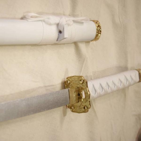 木製鞘付き日本刀・白塗装 金鍔（金色金具） /【Buyee】 Buyee