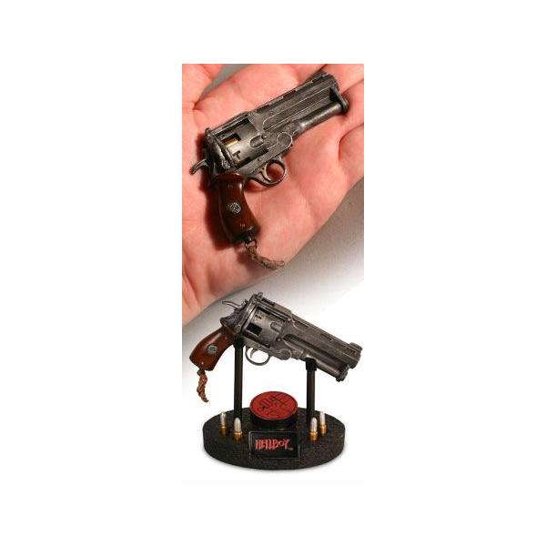 サイドショウ ヘルボーイ サマリタン銃 1/1 プロップレプリカの