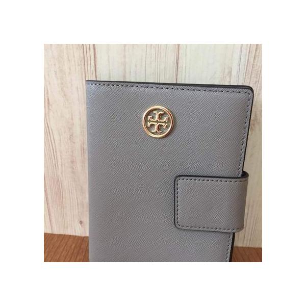 新品 トリーバーチ パスポートケース TORY BURCH ROBINSON SNAP