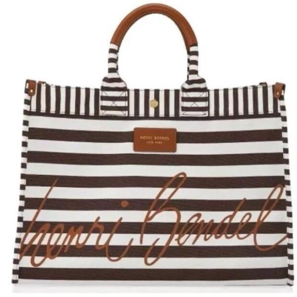 ✩新品未使用✩ Henri Bendel ヘンリベンデル セレブに大人気!!☆日本未入荷☆ヘンリベンデルのバックパック