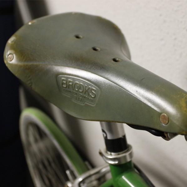 Brooks b17 cheap apple green