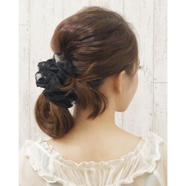 シュシュ　シフォン　ハンドメイド　チャコールグレー　⭐︎黒ごま シフォン生地で作ったシュシュ（グレー） シュシュ rara