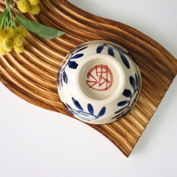 やちむん 茶碗 マカイ 3.8寸 菊紋唐草ブルー 中城窯 お茶碗 ちゃわん