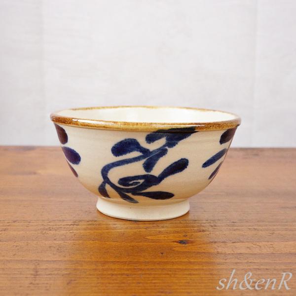 やちむん 茶碗 マカイ 3.8寸 菊紋唐草ブルー 中城窯 お茶碗 ちゃ やちむん 茶碗 マカイ 3.8寸 菊紋唐草ブルー 中城窯 お茶碗 ちゃ
