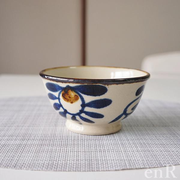 やちむん 茶碗 マカイ 3.8寸 菊紋唐草ブルー 中城窯 お茶碗 ちゃわん