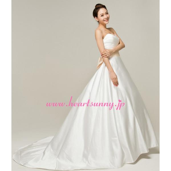 ウェディングドレス ホワイト サテン 光沢 トレーン付き ビスチェ ウェディングドレス ホワイト サテン 光沢 トレーン付き ビスチェ