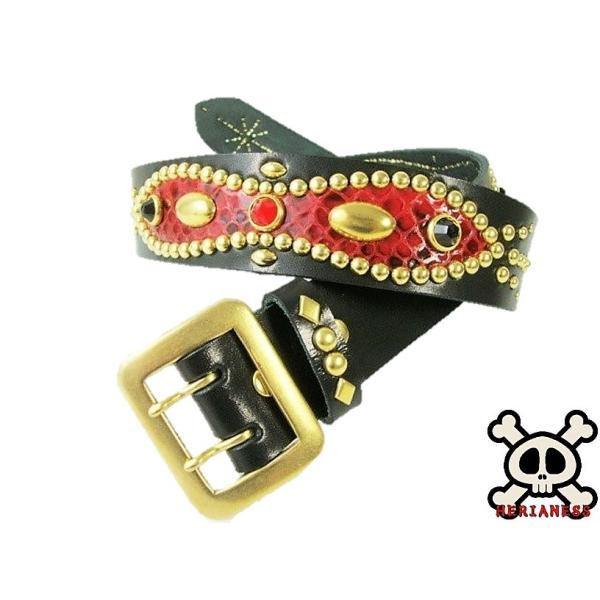 栃木レザー　ピーナッツ型真鍮スタッズベルト　黒Ｘダイヤモンドパイソン（ブラック） 栃木レザー ピーナッツ型 真鍮スタッズベルト 黒 ダイヤモンドパイソン