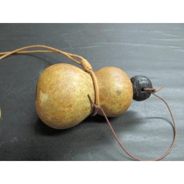 【オンラインショップ】 ミニ瓢箪拭き漆薬カプセルナチュラルアクセペンダント：g 薬入れ 木工、竹工芸