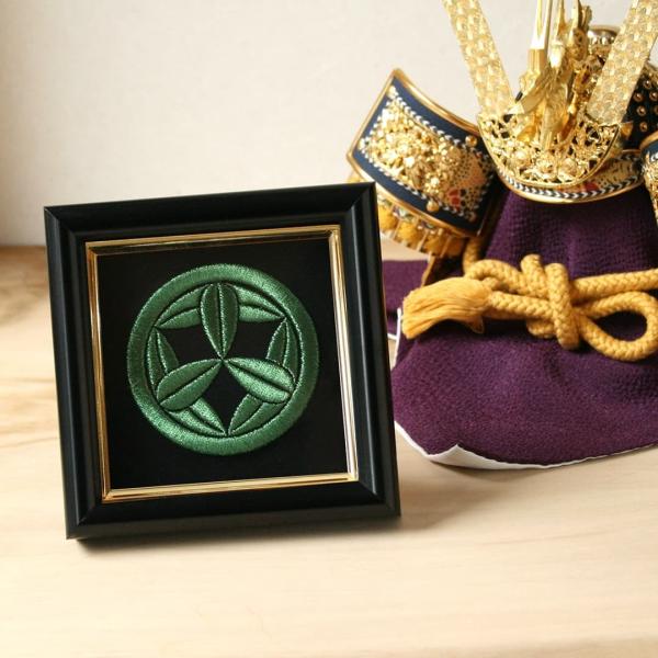 家紋刺繍額 家紋額 彩華-iroha- カラー金糸刺繍 西陣織生地 米寿