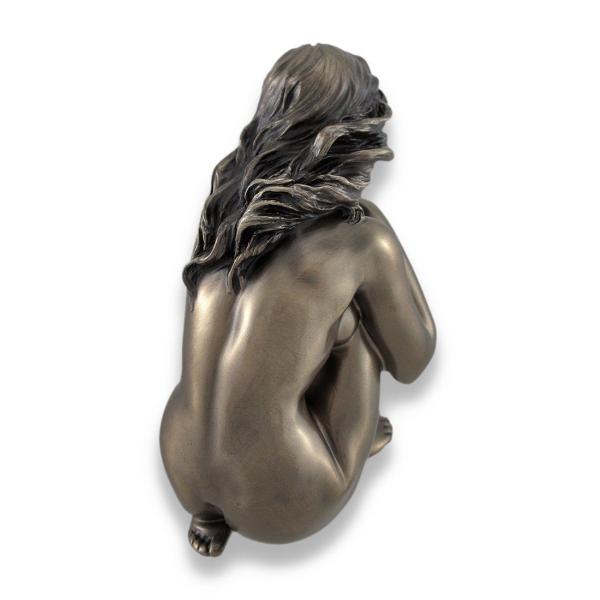 膝を抱えるヌードの女性 裸体 ブロンズ風 フィギュア 像 置物 C /【Buyee】