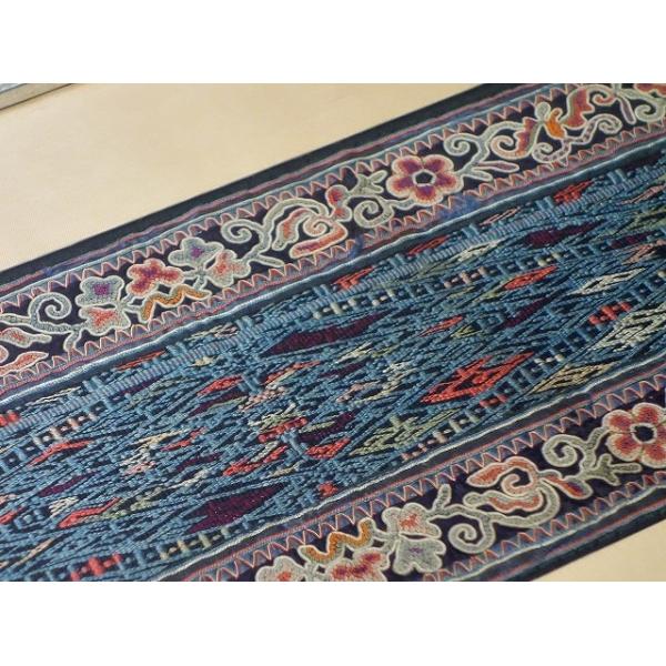 中国 伝統工芸品】少数民族 ミャオ族 苗族 モン族 額入り 刺繍 古布 蝶 