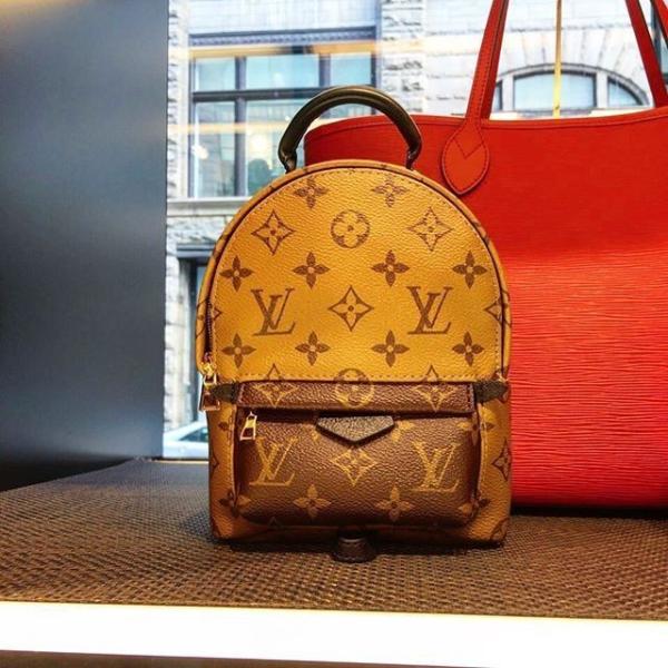 【街や旅へも、お洒落に】LV Palm Springs ミニバッグパック Louis Vuitton Mini Monogram Palm Springs Backpack