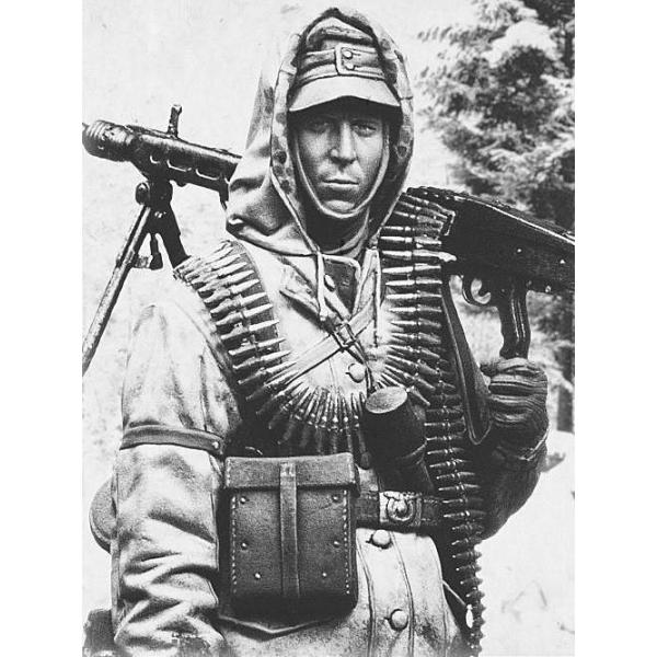 鉄十字章シリーズ ドイツ軍 SS MG42機関銃手 親衛隊二等兵 1944年