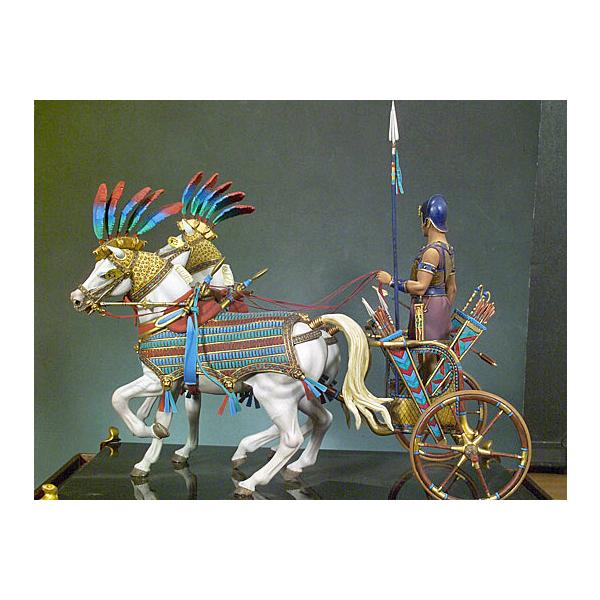 チャリオット（２頭馬車）の上から弓を射る ラムセスII世 古代エジプト ファラオ 彫刻 彫像(輸入品 - 家具、インテリア