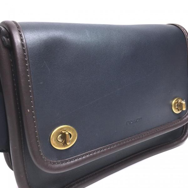 COACH レガシー レザーボディバッグ　美品 レガシー ジップ トップ クロスボディ バッグ | COACH/コーチ | 三越