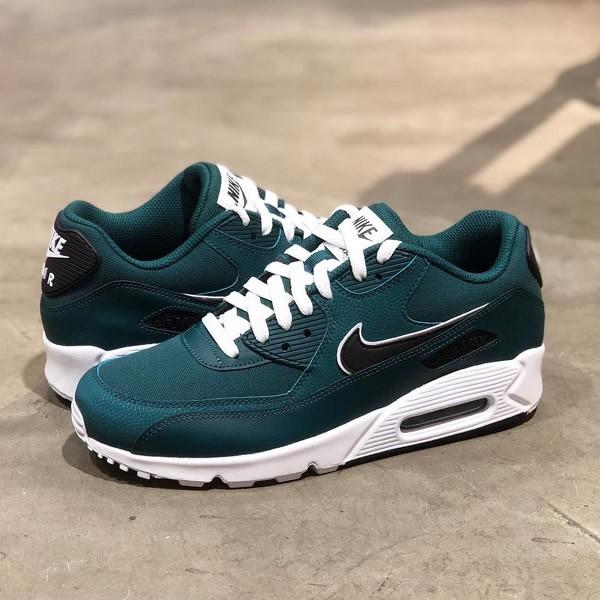 国内正規品♪ NIKE【ナイキ】 AIR MAX 90 ESSENTIAL エア マックス 90