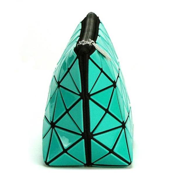 BAOBAO ISSEY MIYAKE　ポーチ　メタリックグリーン BAOBAO ISSEY MIYAKE ポーチ メタリックグリーン