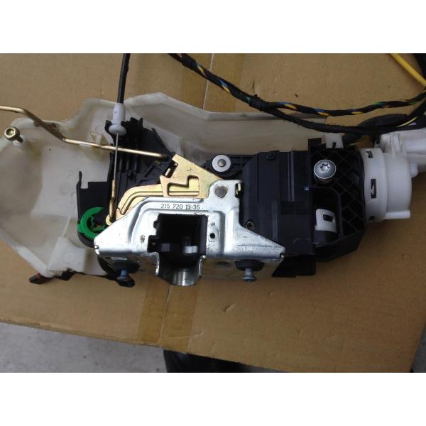 アクチュエーター 並行輸入品】 ドアロックアクチュエーターフロント右トゥアレグ