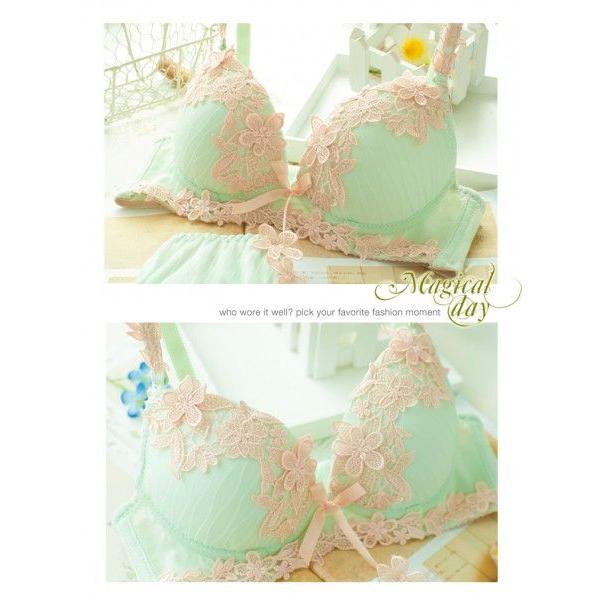 新品・未使用]Exabra 淡いグリーンのブラジャーショーツセット Exabra