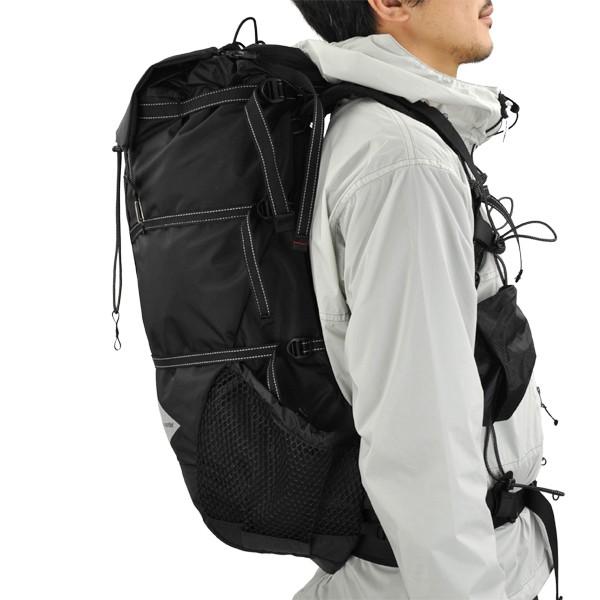 アンドワンダー and wander バックパック 40L backpack black