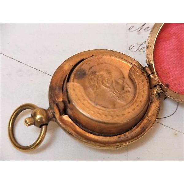 英国アンティーク　コインパース Amazon | ハンドメイド1920年代英国製コインケース メタル