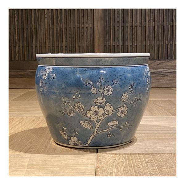 中国蓮花紋様青磁鉢 中国蓮花紋様青磁鉢 中国蓮花紋様青磁鉢 A blue and white